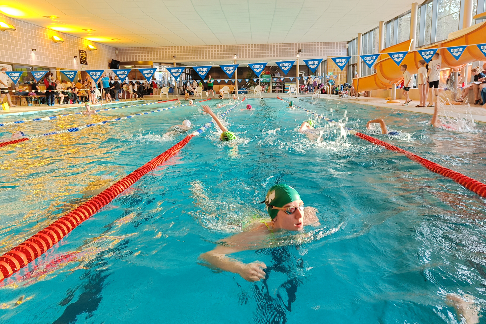 "Die letzte Chance" bei der Schwimmschule St. Vith (Bild: Christophe Ramjoie/BRF)