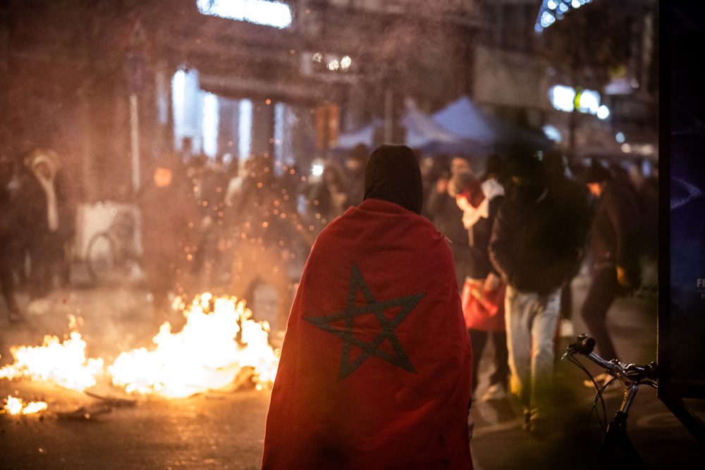 Ausschreitungen nach WM-Aus von Marokko in Brüssel (Bild: Simon Wohlfahrt/AFP)