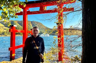 Hakone-Schrein an den Ufern des Ashi-Sees (Bild: privat)