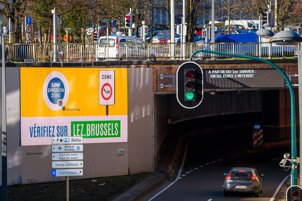 Hinweis auf Niedrigemissionszone in Brüssel (Bild: Laurie Dieffembacq/Belga)