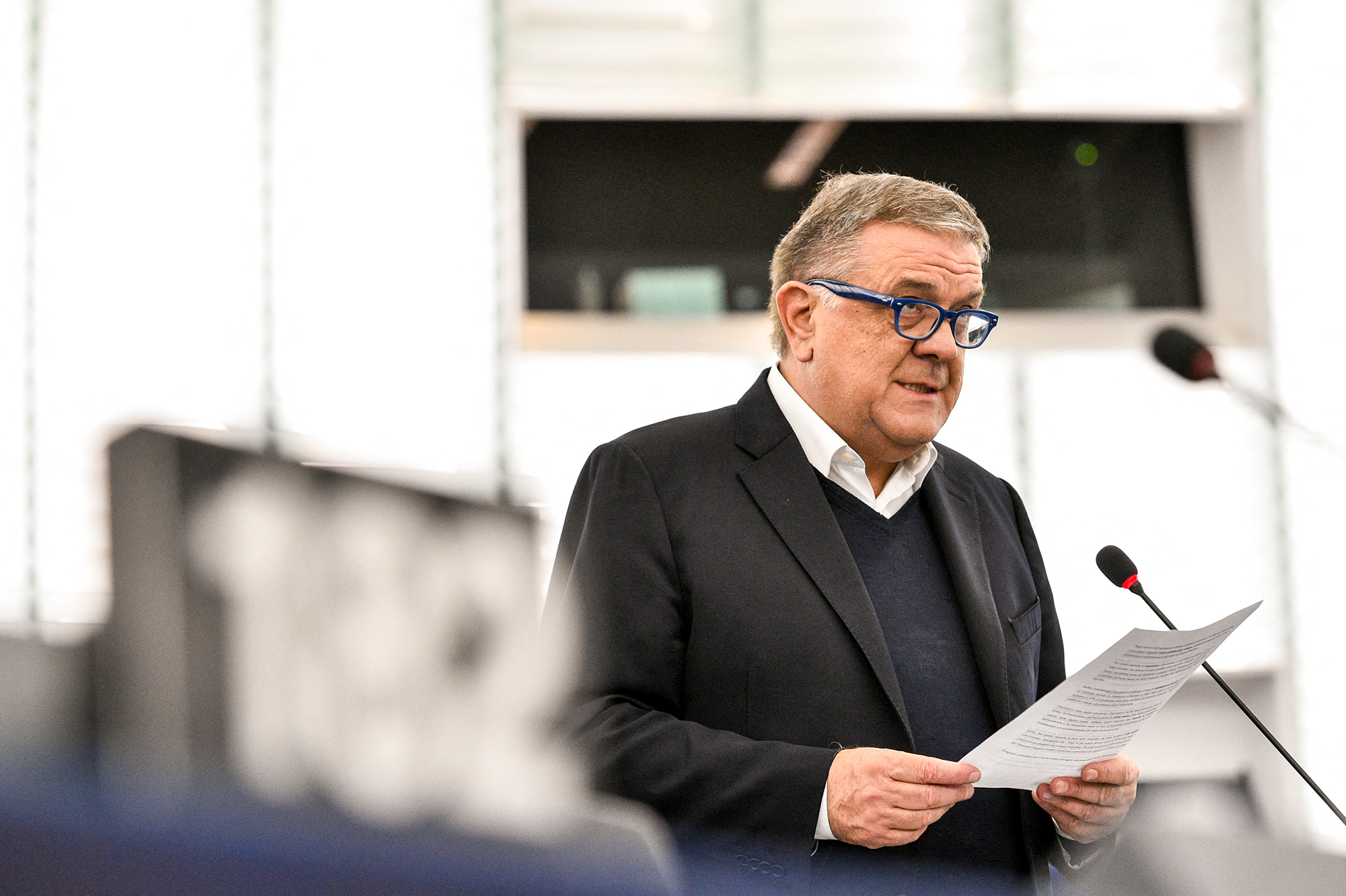 Pier Antonio Panzeri im März 2019 im Europaparlament in Straßburg (Bild: Marc Dossmann/EU/AFP)