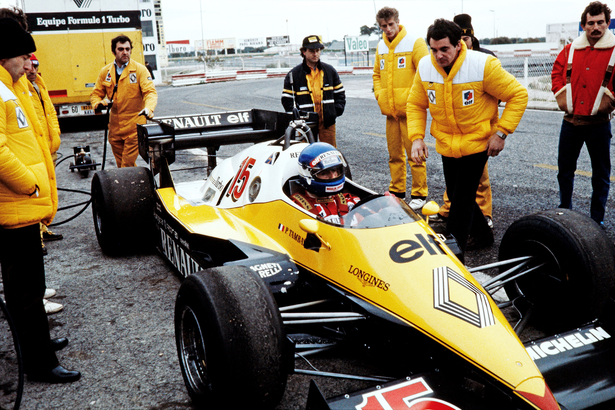 Patrick Tambay bei einem Formel-1-Rennen im November 1983 (Archivbild: Gerard Fouet/AFP)