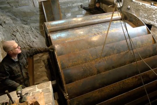 Schüler des IND Malmedy fertigen fünf Tonnen schweres Schaufelrad an (Bild: Vedia)