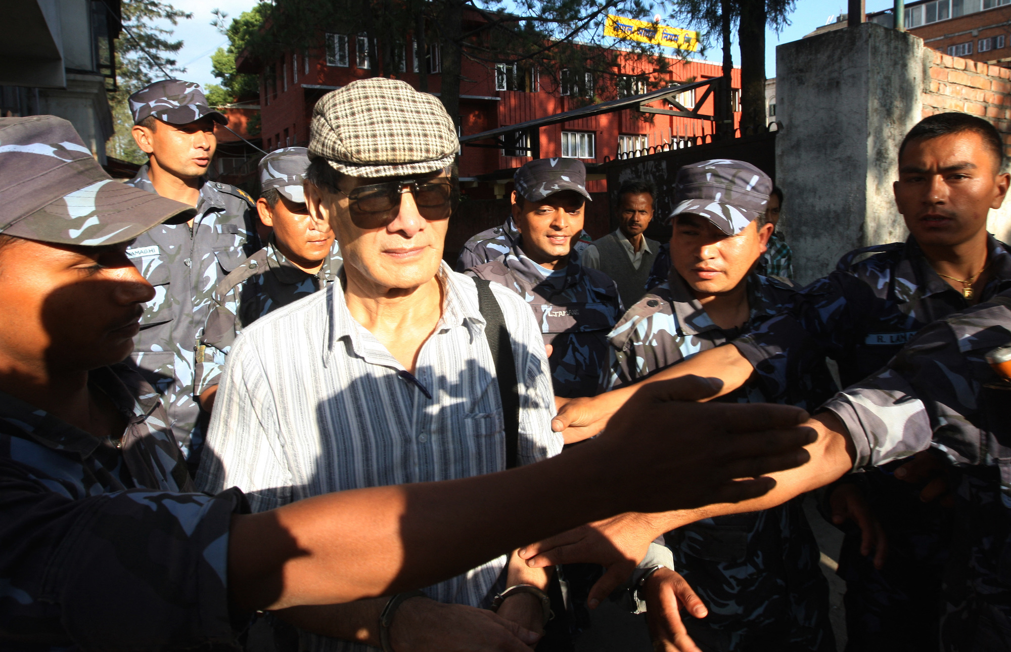 Charles Sobhraj nach einer Anhörung in Kathmandu (Archivbild: Parkash Mathema/AFP)