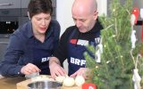 Simonne Doepgen und Bernd Lenz kochen das BRF-Weihnachtsmenü 2022 (Bild: Katrin Margraff/BRF)