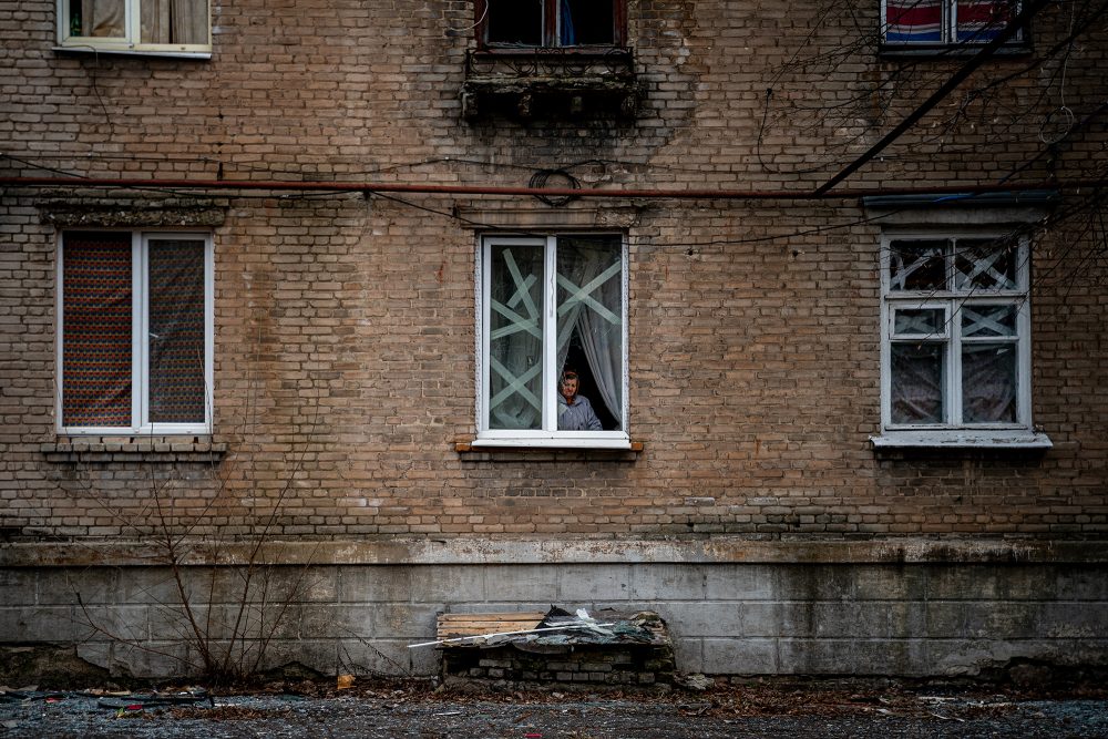 Anwohnerin in Tschassiw Jar im Osten der Ukraine am Donnerstag (Bild: Dimitar Dilkoff/AFP)