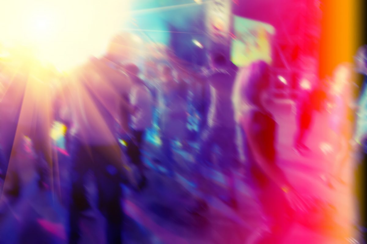 4.000 Teilnehmer bei illegaler RaveParty in Sombreffe BRF Nachrichten