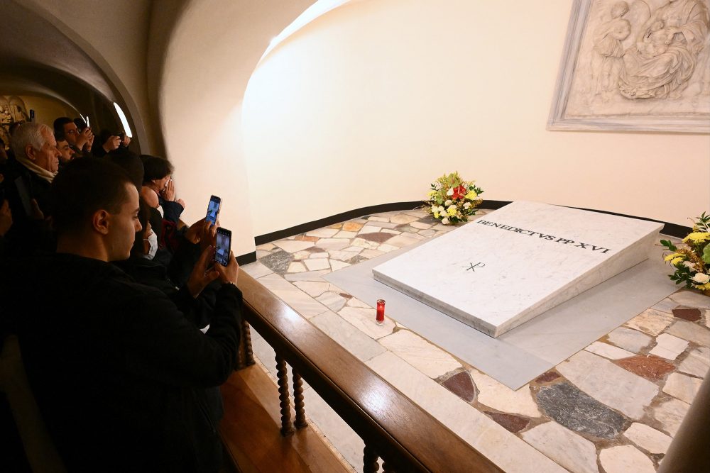 Grab von Papst Benedikt XVI. im Petersdom (Bild: Vincenzo Pinto/AFP)