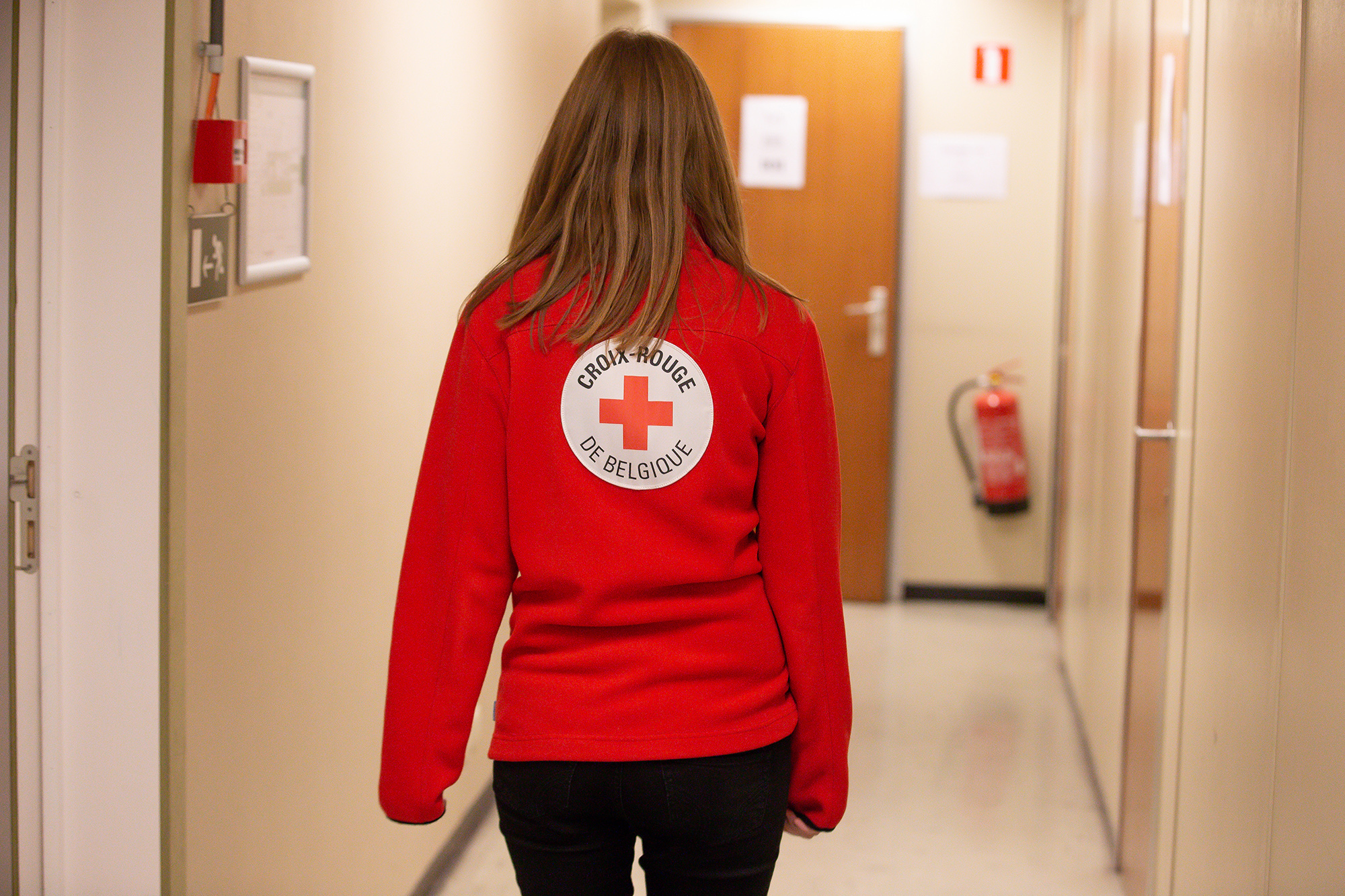 Mitarbeiterin des Rotes Kreuzes (Illustrationsbild: Nicolas Maeterlinck/Belga)
