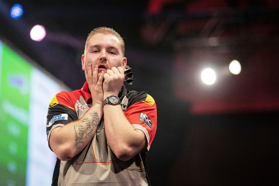 Dimitri Van den Bergh schafft es ins Halbfinale der Darts-WM