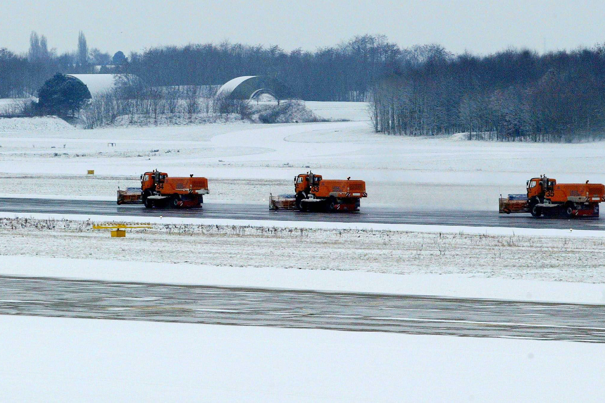 Winterwetter hat den Liège Airport fest im Griff (Archivbild: Michel Krakowski/Belga)