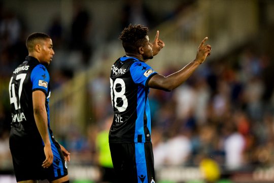 Brandon Baiye im Trikot des FC Brügge (re.) (Bild: Jasper Jacobs/Belga)