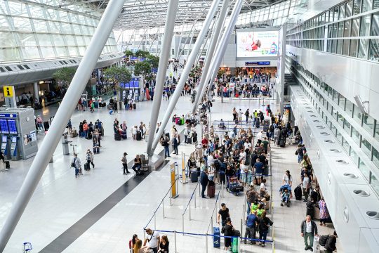 Flughafen Düsseldorf (Archivbild: Ina Fassbender/AFP)