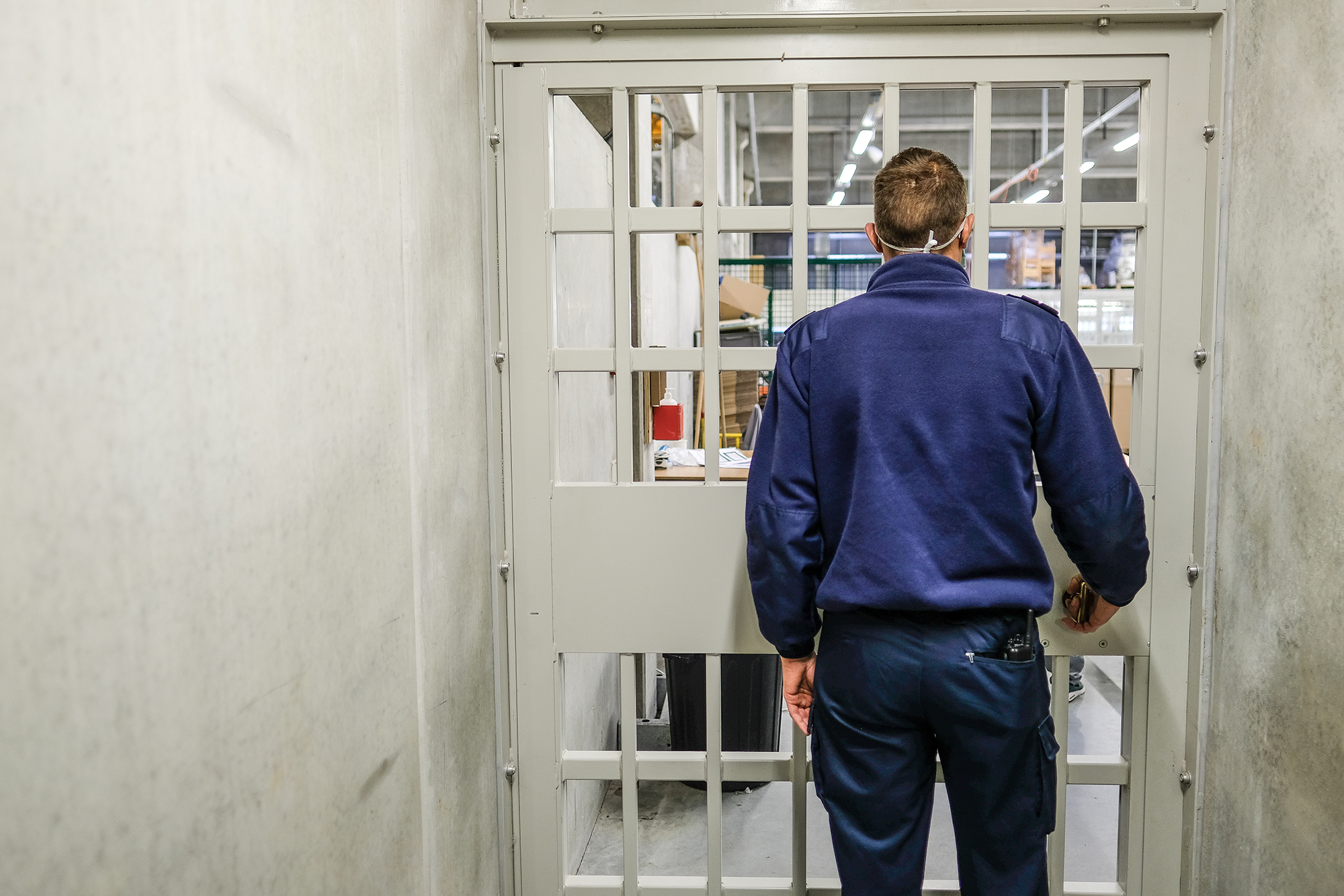 Gefängniswärter (Bild: Bruno Fahy/Belga)