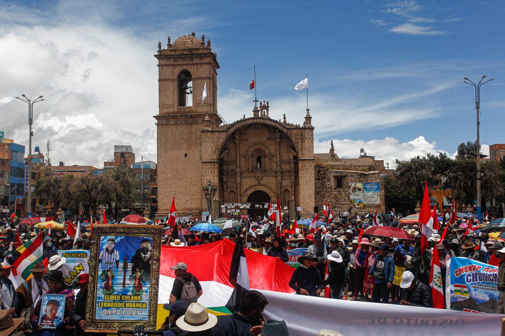 Demonstranten in Juliaca, Südperu (Bild: Juan Carlos Cisneros/AFP)