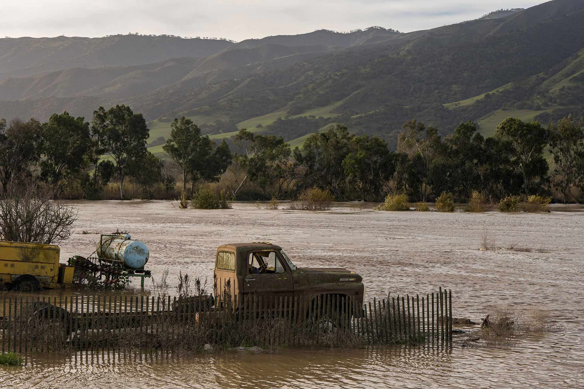 Überschwemmungen nahe Chualar in Kalifornien (Bild: Nic Coury/AFP)