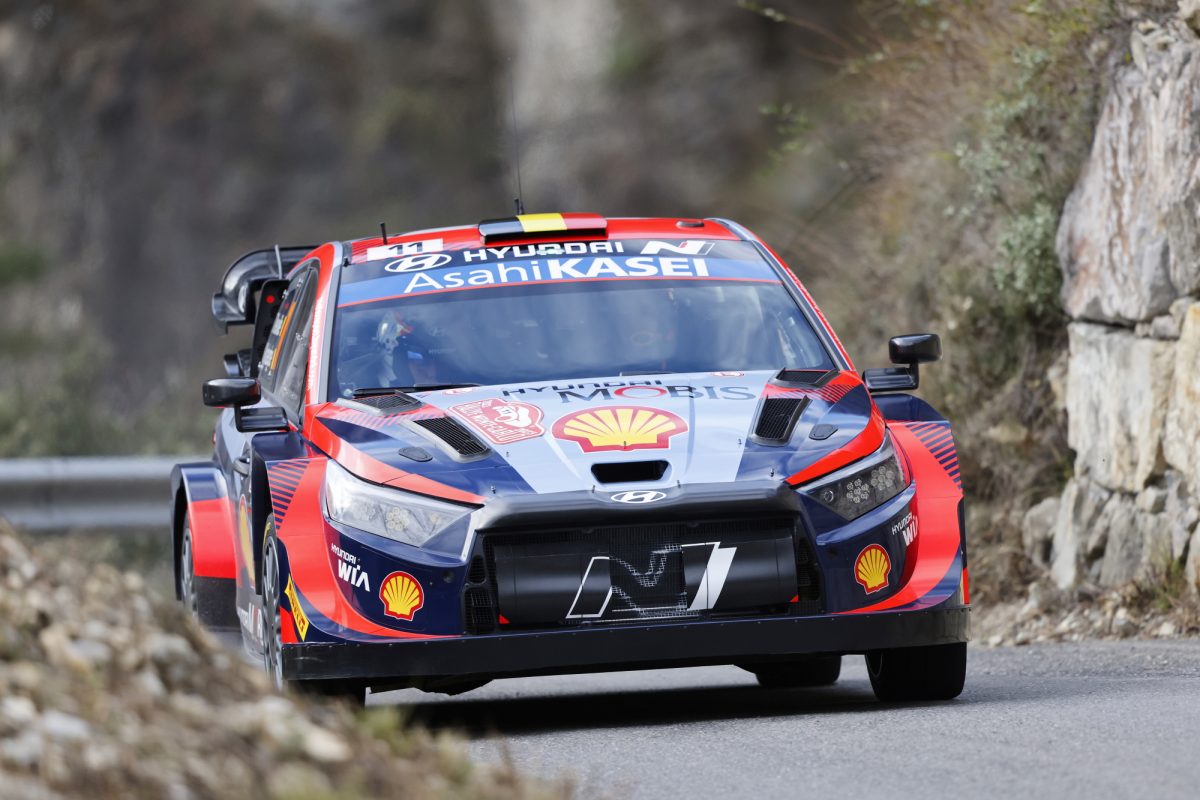 Thierry Neuville/Martijn Wydaeghe bei der Rallye Monte-Carlo (Bild: Austral/Hyundai Motorsport)