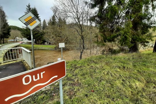 Hoher Pegelstand der Our in Steinebrück (Bild vom Januar 2023: Michaela Brück/BRF)