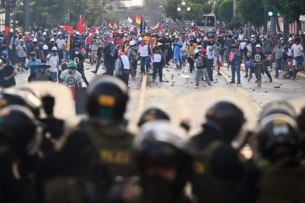 Proteste in Lima am Dienstag (Bild: Ernesto Benavides/AFP)