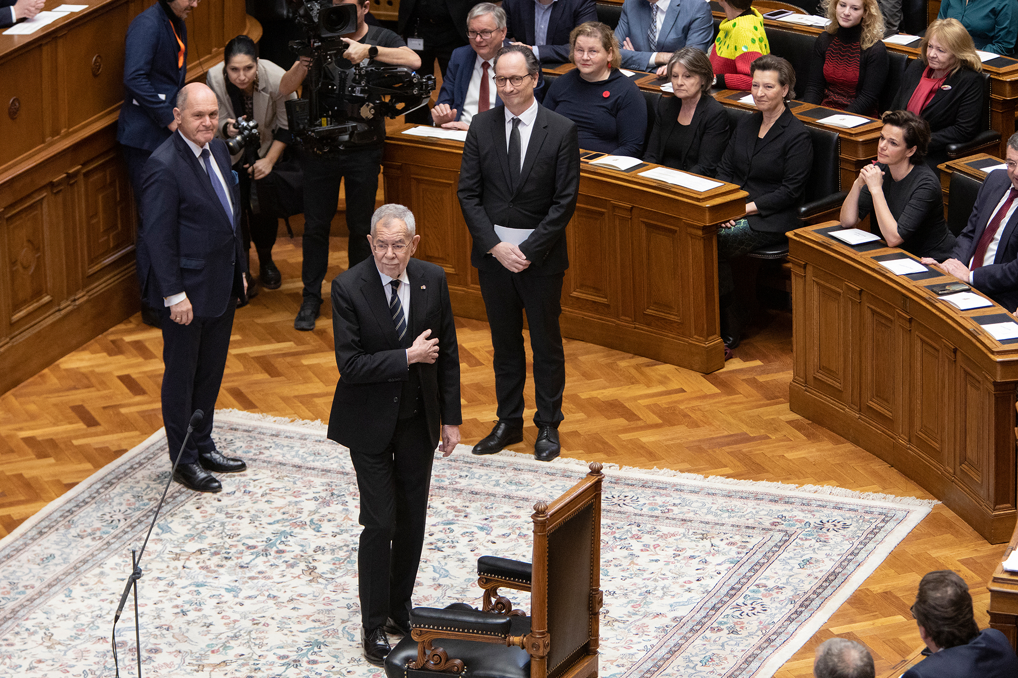 Österreichs Bundespräsident Alexander Van der Bellen bei seiner Vereidigung zur zweiten Amtszeit (Bild: Alex Halada/AFP)