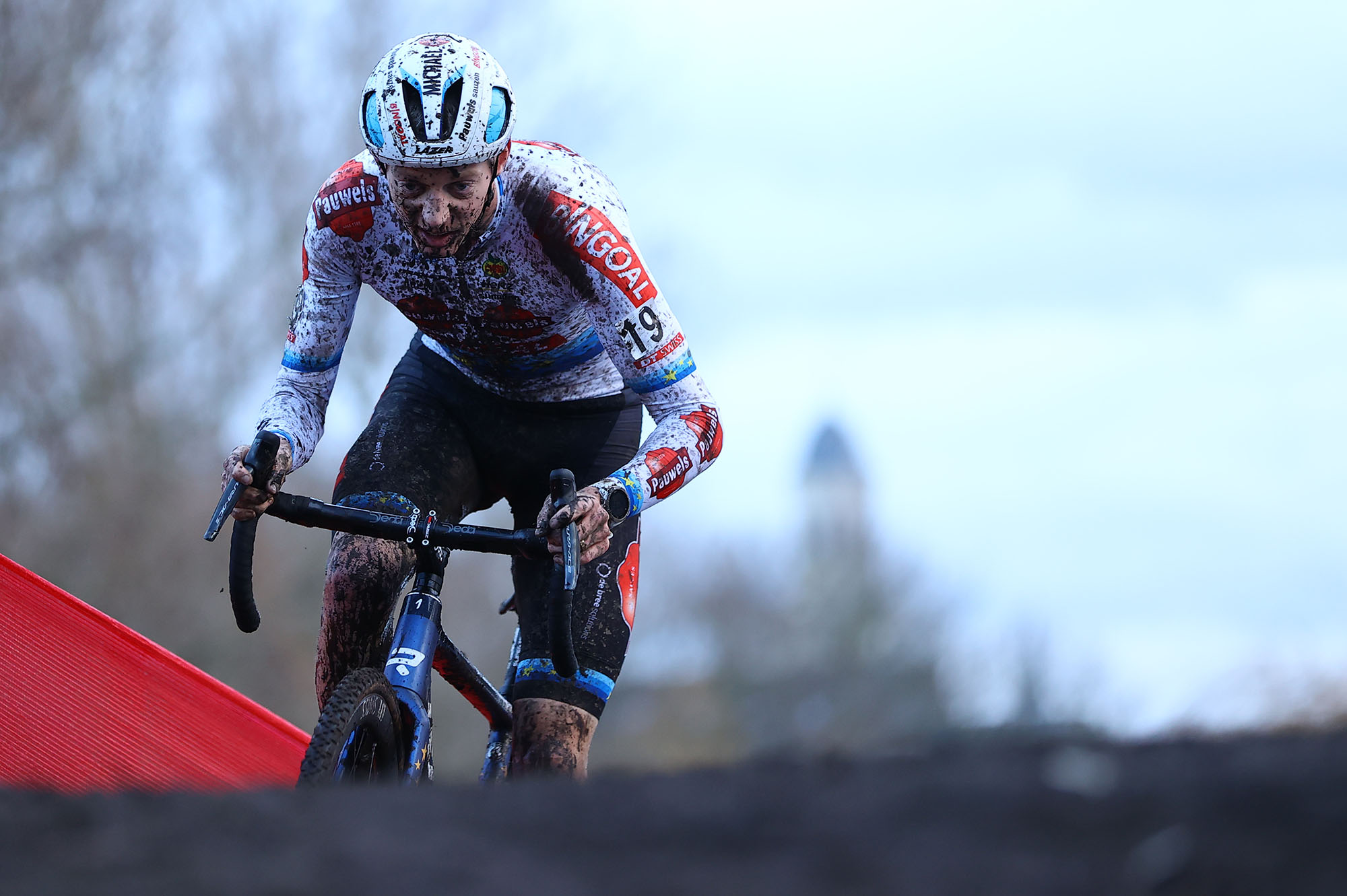 Michael Vanthourenhout sichert sich den Meistertitel im Cyclocross (Bild: David Pintens/Belga)