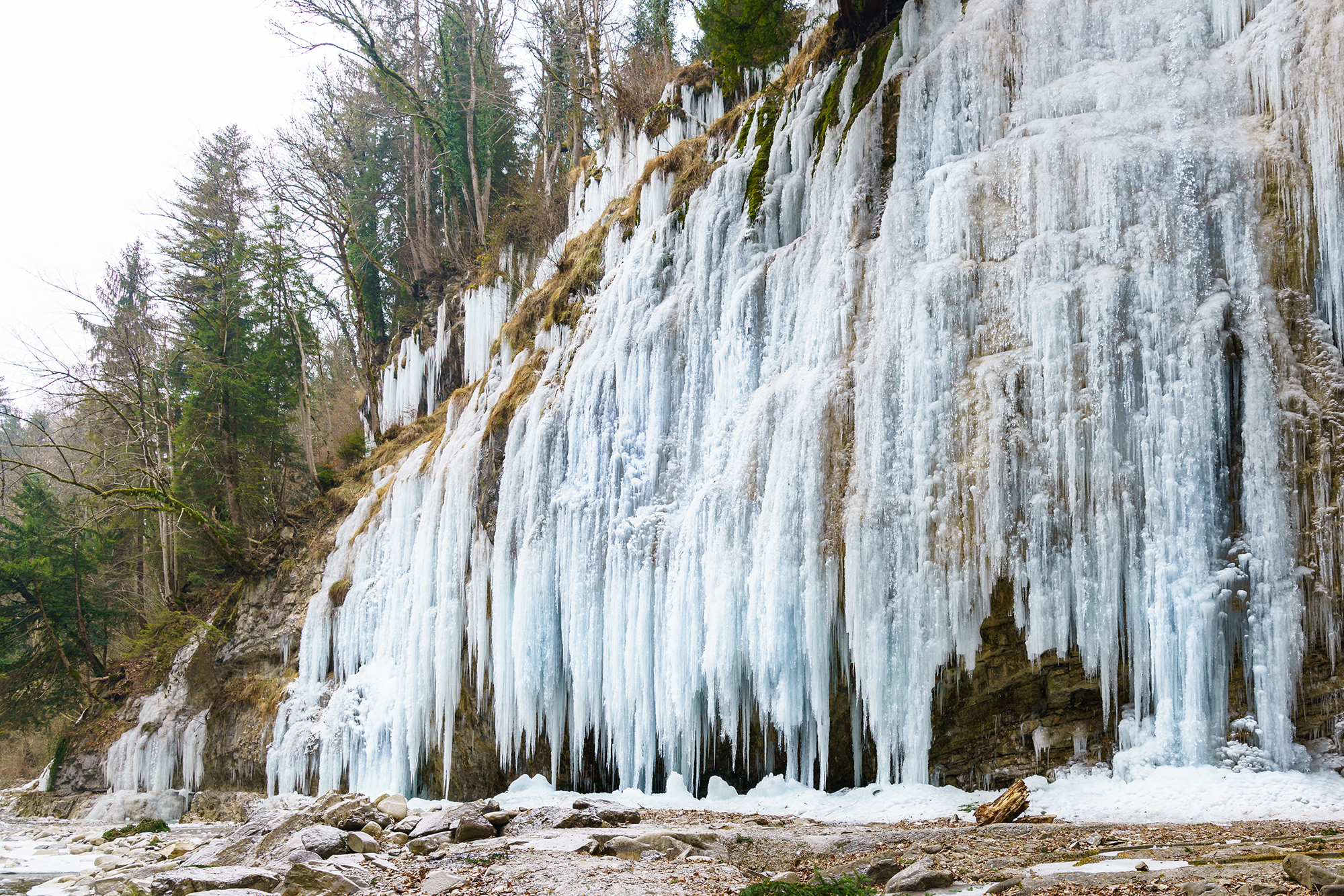 Gefrorener Wasserfall in den österreichischen Alpen (Illustrationsbild: Dietmar Stiplovsek/APA/AFP)