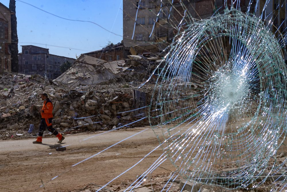 Schäden in Antakya am Montag (Bild: Yasin Akgun/AFP)