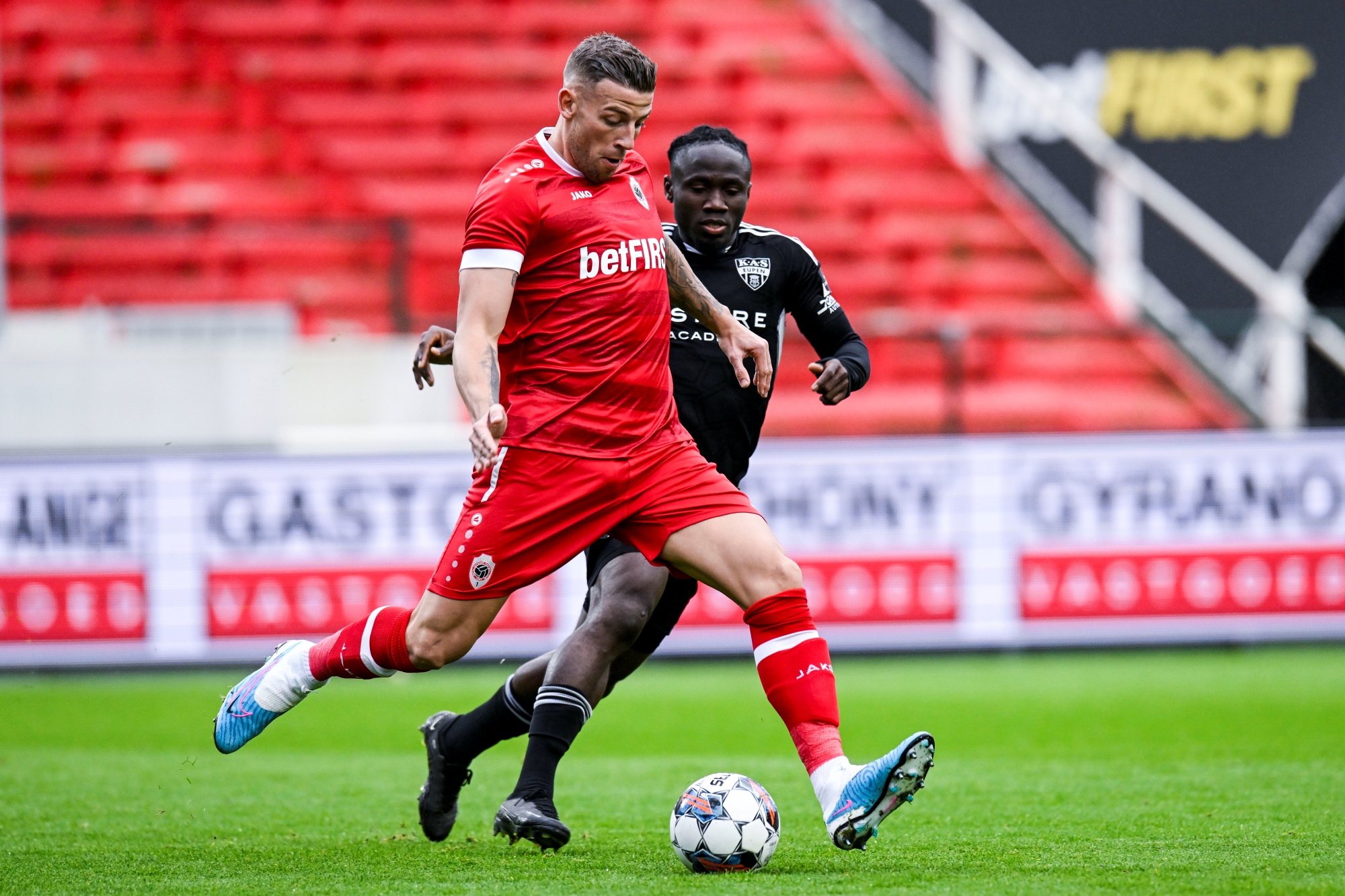 Antwerp's Toby Alderweireld and Eupen's Konan Ignace N'Dri pictured in action during a soccer match between Royal Antwerp FC and KAS Eupen, Saturday 18 February 2023 in Antwerp, on day 26 of the 2022-2023 'Jupiler Pro League' first division of the Belgian championship. BELGA PHOTO TOM GOYVAERTS