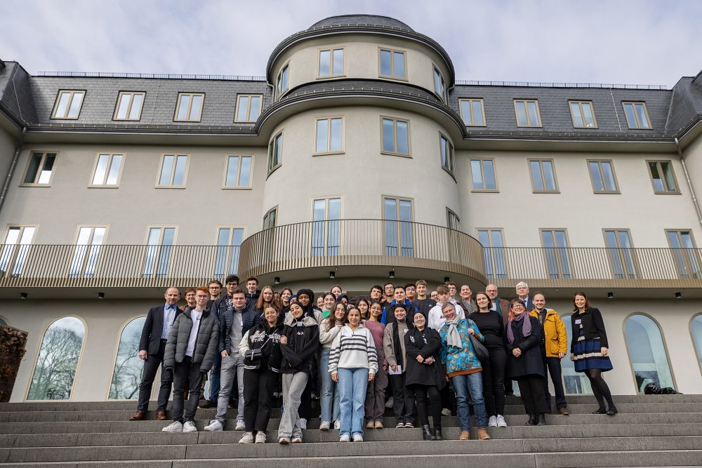 Schüler der Bischöflichen Schule St. Vith und des Athenäum Karel Buls aus Laeken treffen sich in Eupen (Bild: PDG/CK)