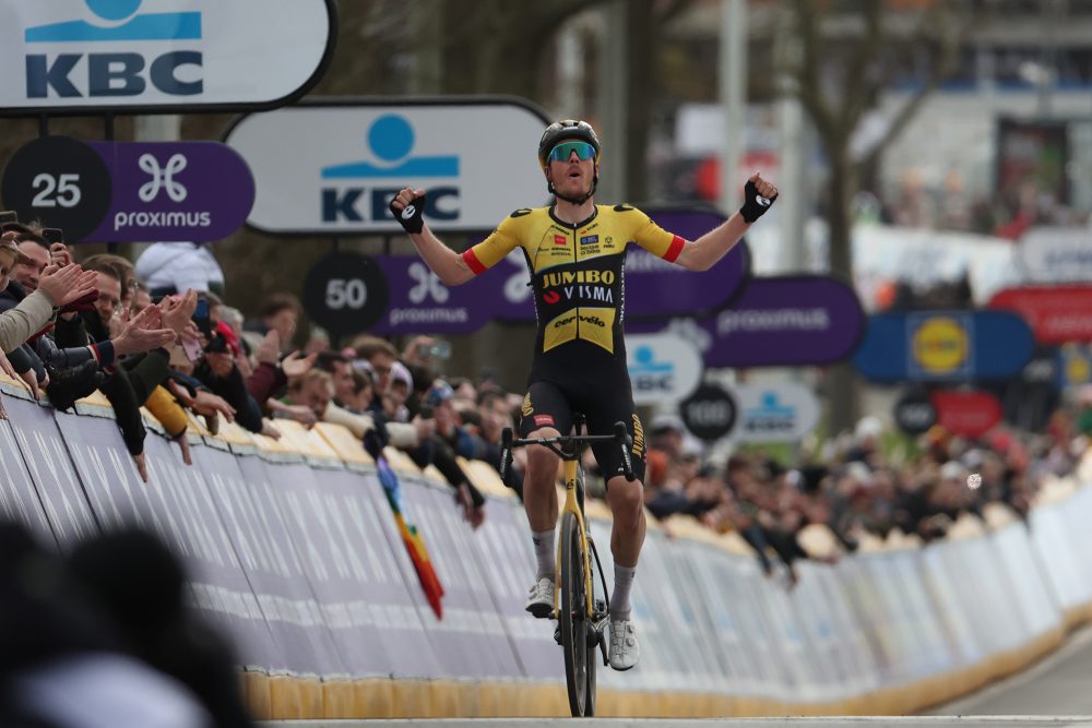 Dylan van Baarle gewinnt den Omloop Het Nieuwsblad (Bild: Kurt Desplenter/Belga)