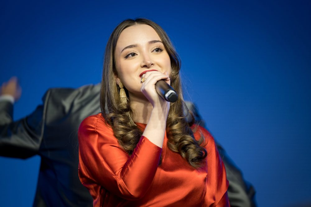 Sängerin Elisa Sharipova aus Eupen (Bild: Samir Salahov)