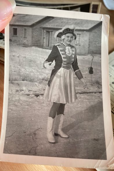 Bäby 1956 als Funkenmariechen (Bild: Raffaela Schaus/BRF)