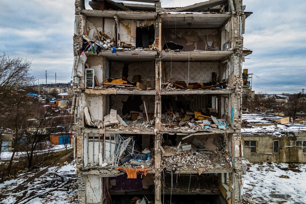 Zerstörungen in Isjum in der Region Charkiw am Montag (Bild: Ihor Tkachov/AFP)