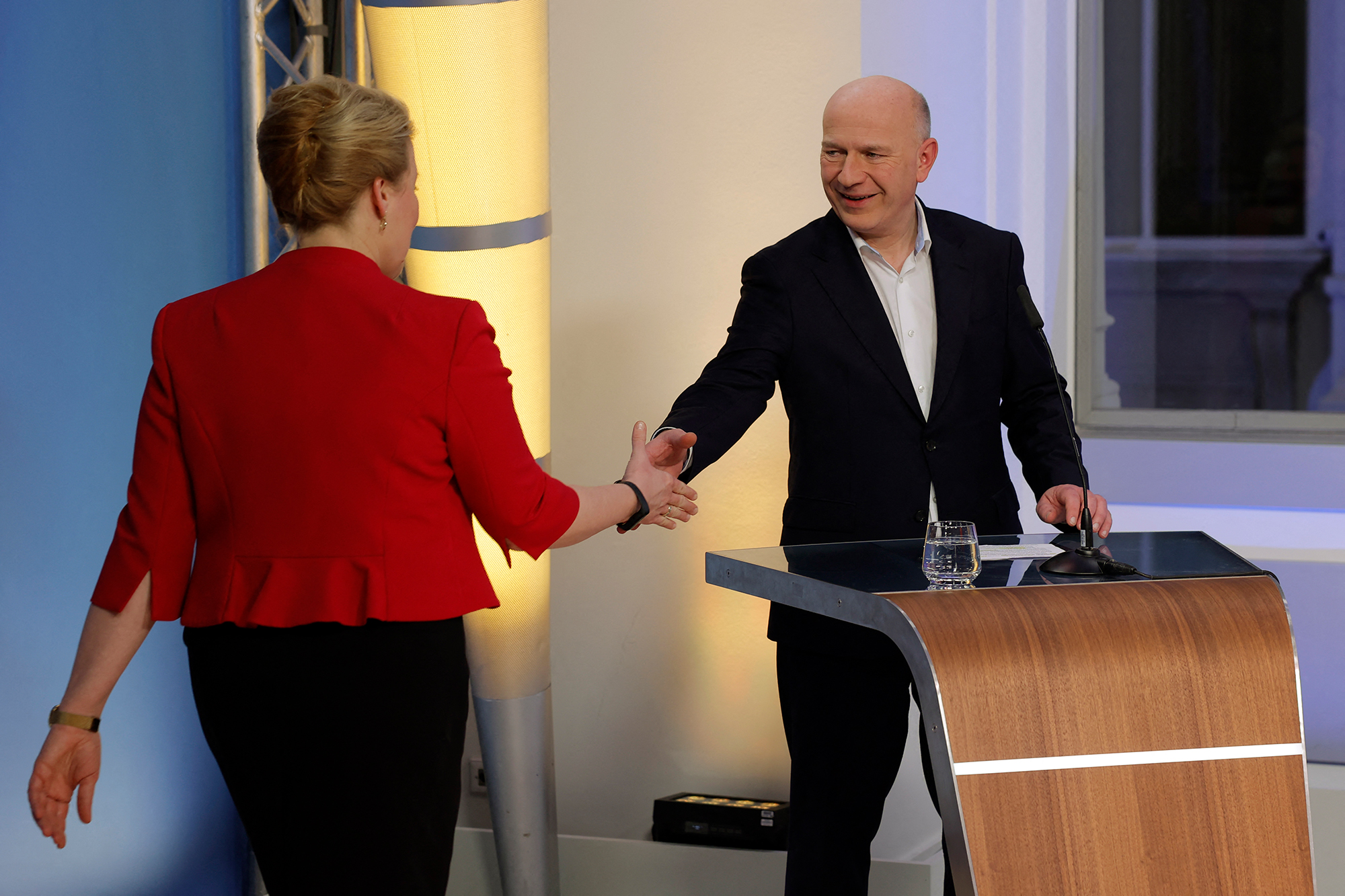 Regierungschefin Franziska Giffey und CDU-Spitzenkandidat Kai Wegner (Bild: Odd Andersen/AFP)