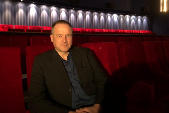 Manfred Klein, Autor und Regisseur des Films "Verlorene Jugend" (Bild: Dogan Malicki/BRF)