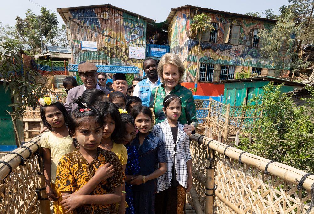 Königin Mathilde bei ihrem Besuch im Rohingya-Flüchtlingslager (Bild: Benoit Doppagne/Belga)