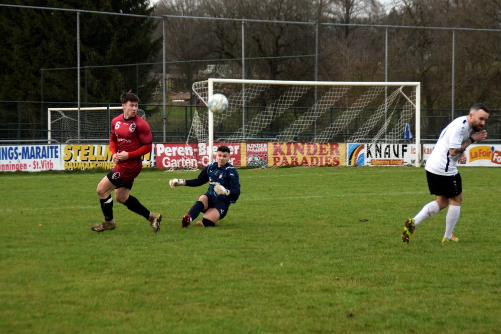 St. Vith schlägt Lontzen 3:0 (Bild: Linsay Ahn/BRF)