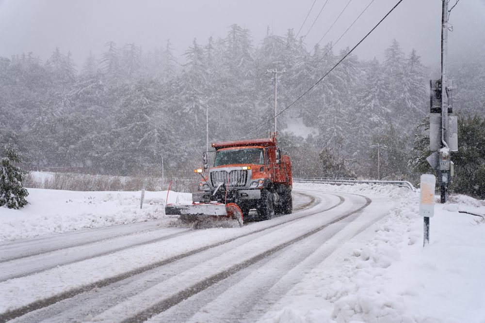 Schneepflug in Mount Baldy, Kalifornien (Bild: Allison Dinner/AFP)