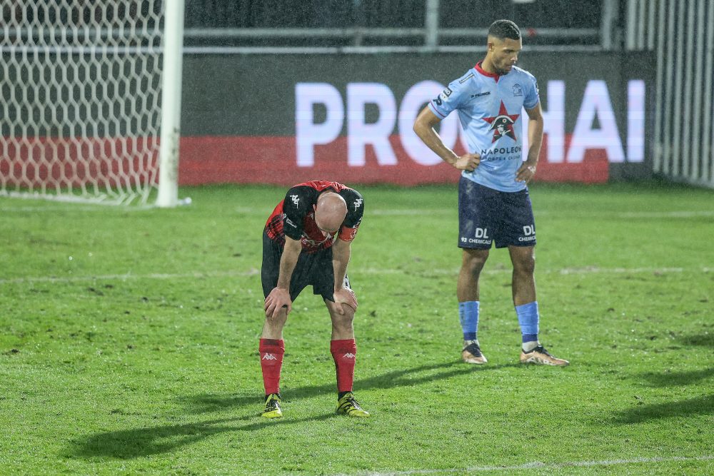 Niedergeschlagenheit nach dem Spiel Seraing gegen Zulte Waregem (Bild: Bruno Fahy/Belga)