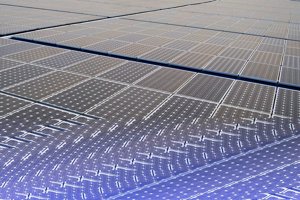 Solarkollektoren (Illustrationsbild: Shepherd Zhou/EPA)