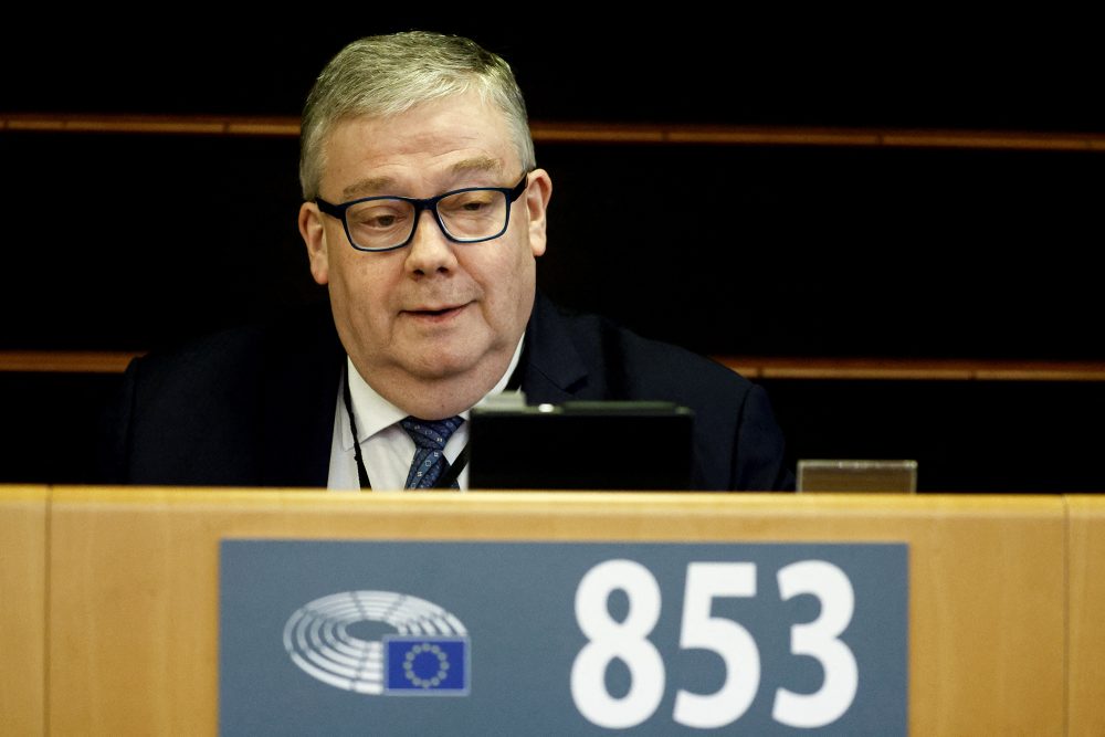 Marc Tarabella im EU-Parlament in Brüssel am 2. Februar (Bild: Kenzo Tribouillard/AFP)