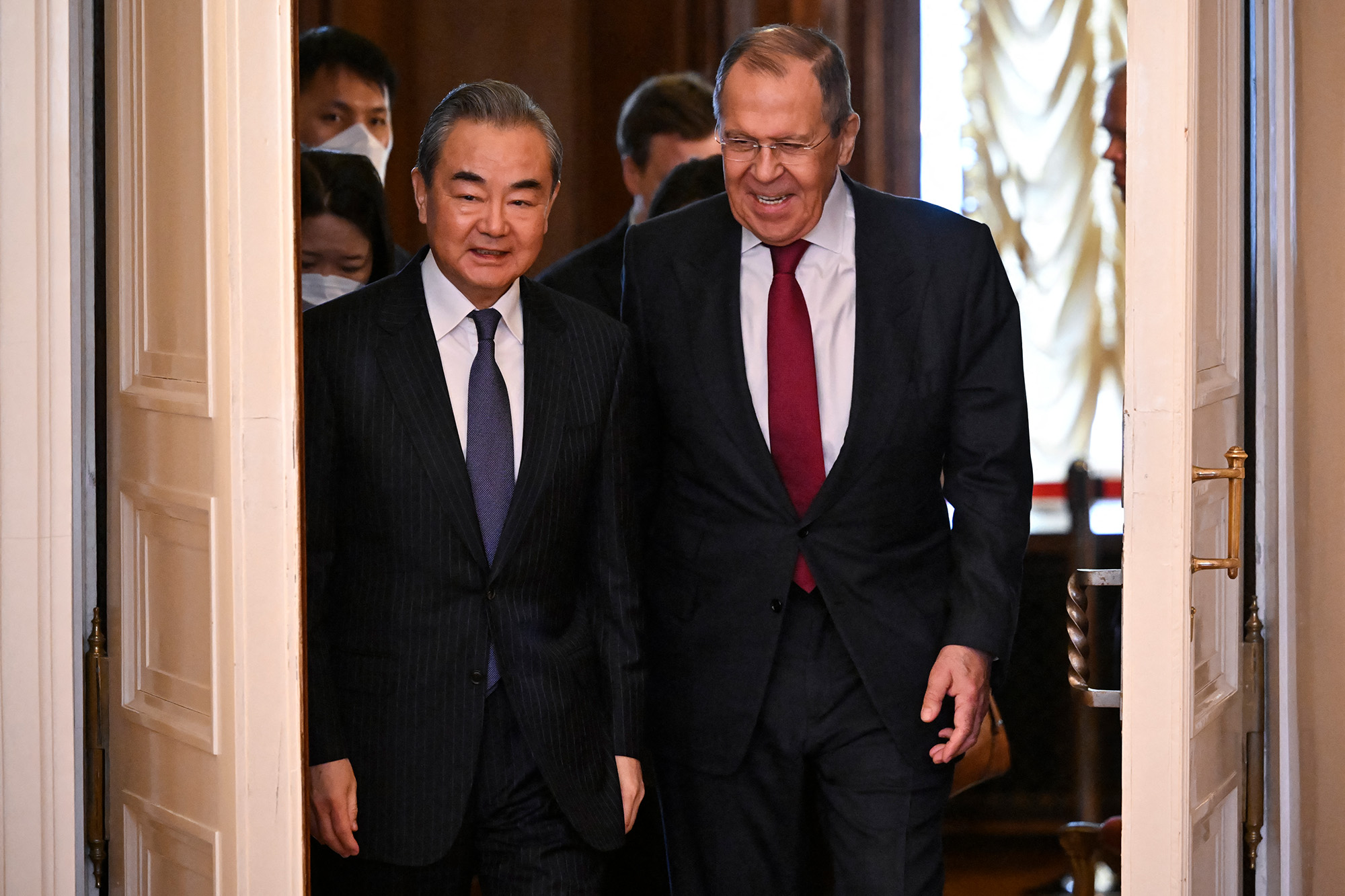 Wang Yi und Sergej Lawrow in Moskau (Bild: Alexander Nemenow/AFP)