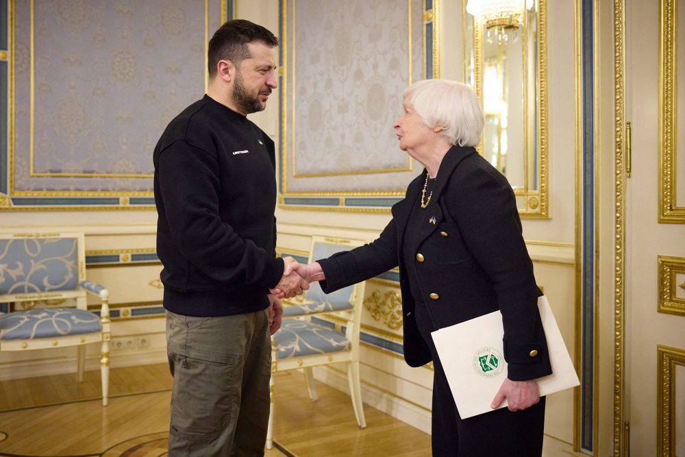 Der ukrainische Präsident Selenskyj und US-Finanzministerin Yellen (Bild: Ukrainian presidential press-service/AFP)