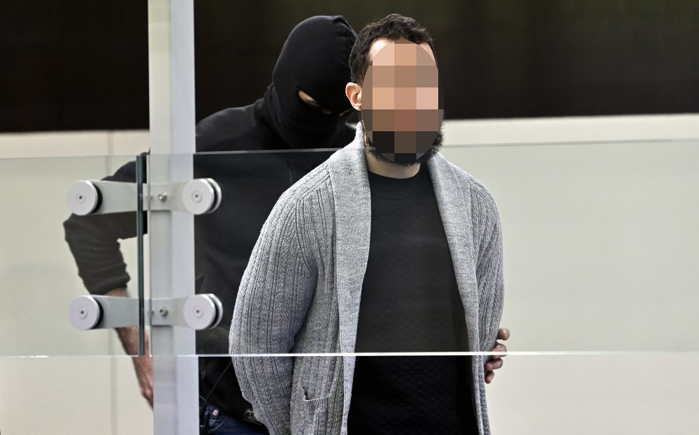 Der Angeklagte Salah Abdeslam am 9. März vor Gericht in Brüssel (Bild: Eric Lalmand/Belga)
