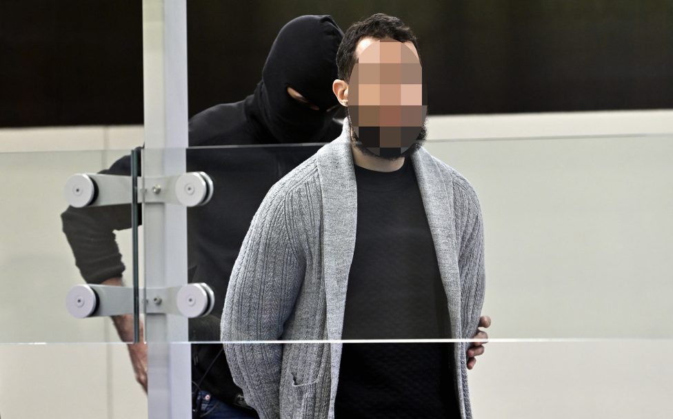Salah Abdeslam bei einem Prozesstermin im März 2023 vor Gericht in Brüssel