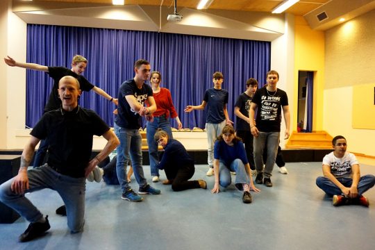 Agora und ZFP machen gemeinsam Theater (Bild: Dogan Malicki/BRF)