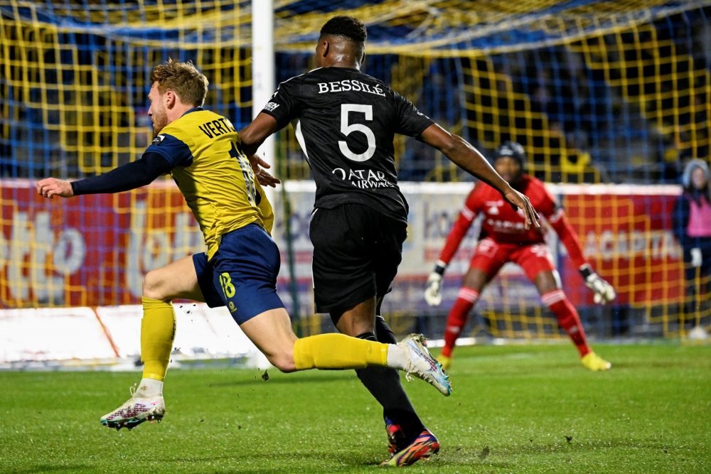 Union's Yorbe Vertessen and Eupen's Loic Bessile fight for the ball during a soccer match between Royale Union Saint-Gilloise and KAS Eupen, Sunday 05 March 2023 in Brussels, on day 28 of the 2022-2023 'Jupiler Pro League' first division of the Belgian championship. BELGA PHOTO LAURIE DIEFFEMBACQ