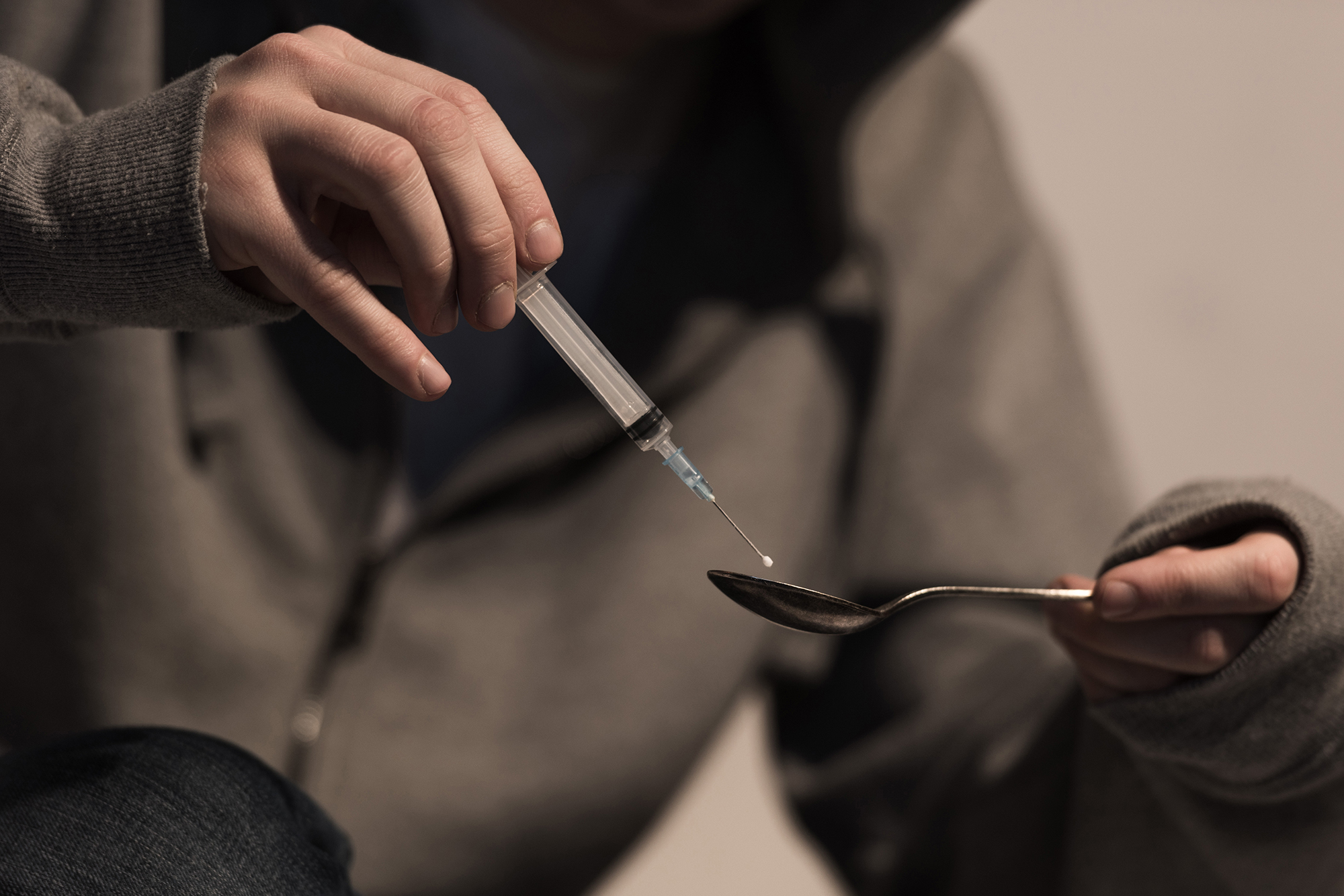 Drogenabhängiger (Illustrationsbild: © Andrew Lozovyi/PantherMedia)
