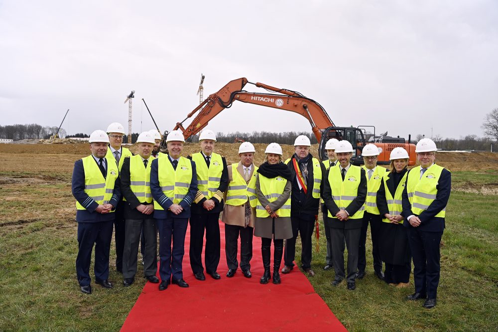 Florennes: Ludivine Dedonder bei der Grundsteinlegung für einen neuen Gebäudekomplex (Bild: Eric Lalmand/Belga)