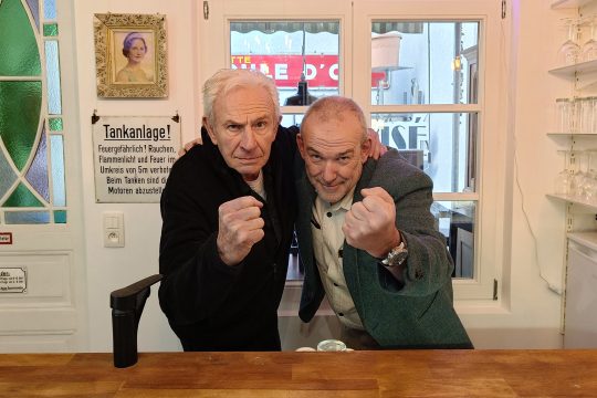 Künstler Jacques Charlier (li.) und Galerist Michael Bohn (Bild: Andreas Lejeune/BRF)